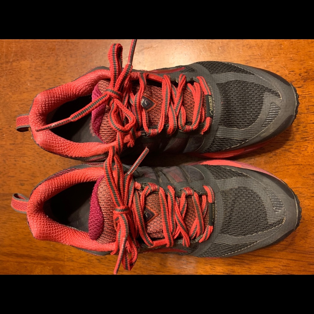 Brooks Cascadia Goretex Running Shoe 1202221 B081